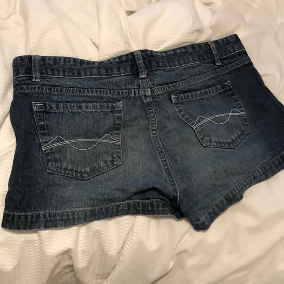 Shorts - Picture 2 of 2